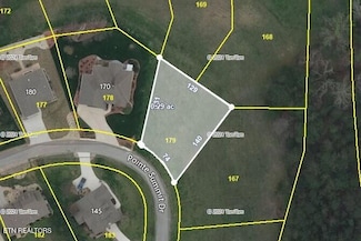 160 Pointe Summit Dr, Greenback, TN 37742
