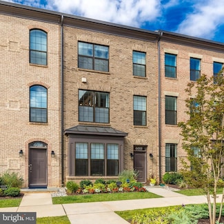 4418 Fair Lakes Ct, Chantilly, VA 22033