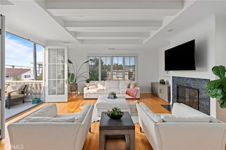1002 5th St, Hermosa Beach, CA 90254