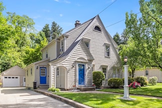 26 Edgewood Ave, Longmeadow, MA 01106