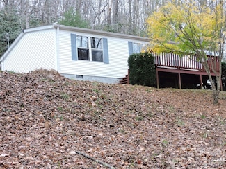 2271 Gouges Creek Rd, Spruce Pine, NC 28777