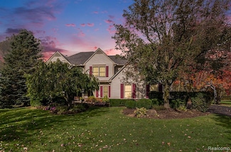 3232 Hanover Dr, Milford, MI 48380