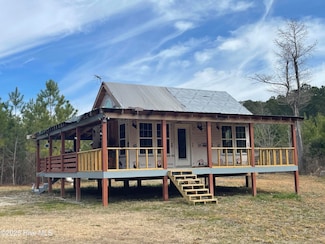 551 N Third St, Bayboro, NC 28515