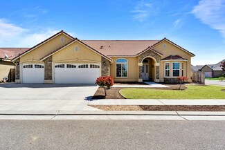 2700 7th Avenue Dr, Kingsburg, CA 93631