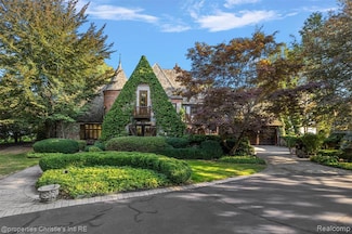 49016 Point Lakeview St, New Baltimore, MI 48047