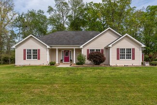 180 Arrowhead Ln, Stuarts Draft, VA 24477