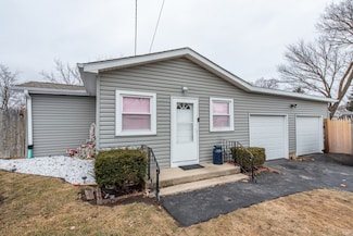42478 N Lake Ave, Antioch, IL 60002