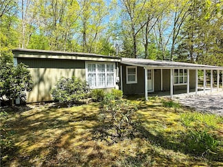 475 Hill Rd, Pascoag, RI 02859