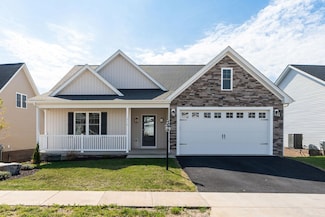 216 Spring Run Ln, Waynesboro, VA 22980