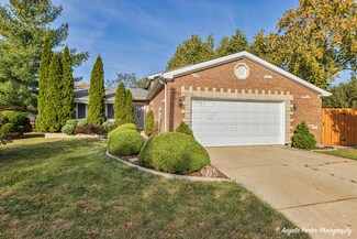 203 Springbrook Ct, McHenry, IL 60050