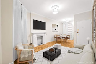 350 W 48th St Unit 1W, New York, NY 10036