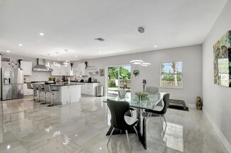 1001 W Branch St, Lantana, FL 33462