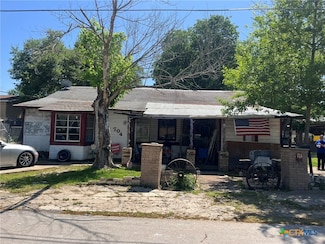 704 W Avenue B, Belton, TX 76513