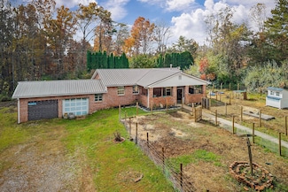 345 J W Farris Dr, Sparta, TN 38583