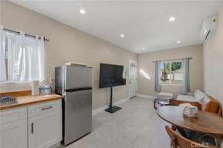 23012 Hartland St, Los Angeles, CA 91307