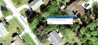 613 Chevy Chase St NW, Port Charlotte, FL 33948