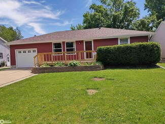 1309 W 7th Ave N, Clear Lake, IA 50428