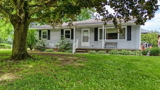 7712 Lakewood Dr, Fairview, PA 16415