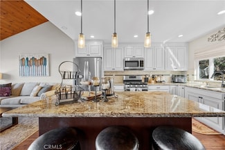 1430 Sequoia Dr, Lake Arrowhead, CA 92352