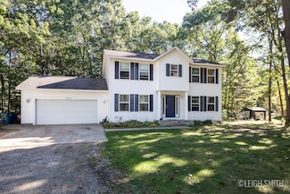 13736 144th Ave, Grand Haven, MI 49417