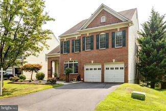 7924 N Park St, Dunn Loring, VA 22027