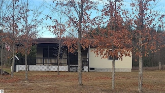 740 E East County Line Rd, Kingsley, MI 49649