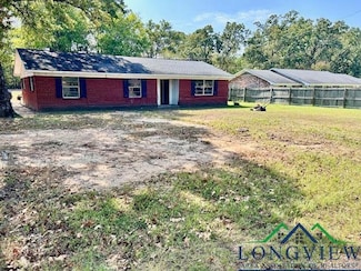 212 Commander Dr, Longview, TX 75605