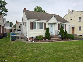 131 Palsa Ave, Elmwood Park, NJ 07407