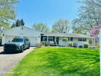 2882 N Eastown Rd, Lima, OH 45807