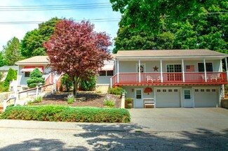 33 Munroe St, Lowell, MA 01850