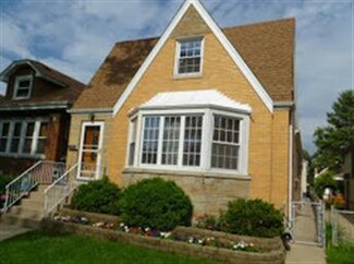 3717 N Sayre Ave, Chicago, IL 60634