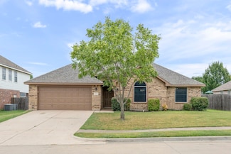 613 Hummingbird Trail, Crowley, TX 76036