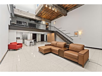 214 4th St E Unit 213, Saint Paul, MN 55101