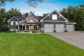 3609 Glen Oaks Pass, Green Bay, WI 54311