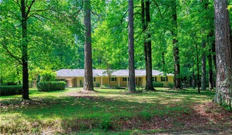 302 Shell Toomer Pkwy, Auburn, AL 36830