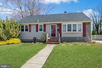 22 N Browning Ave, Somerdale, NJ 08083