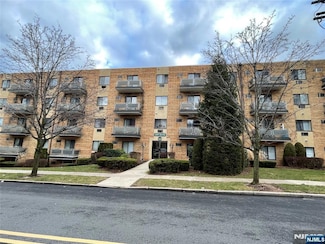 100 2nd St Unit 312, Hackensack, NJ 07601