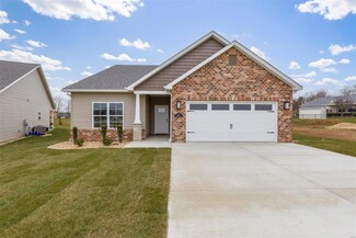 625 Dogwood Ln, Farmington, MO 63640