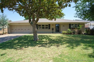 5827 S Lakewood Ave, Tulsa, OK 74135