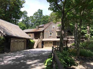 462 Taconic Rd, Manchester, VT 05255