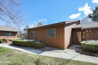 44 Churchill Crest Unit 44, Pittsfield, MA 01201
