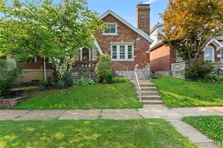 6025 Leona St, Saint Louis, MO 63116