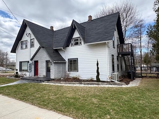411 N 6th Ave, Sturgeon Bay, WI 54235