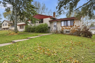 1574 Pacific St, Saint Paul, MN 55106