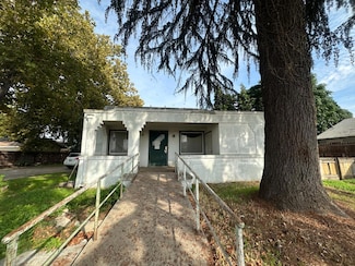 901 Mariposa St, Kingsburg, CA 93631