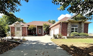 8825 Sky Watch Ln, Decatur, AR 72722