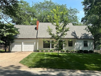 7635 Fairway St, Prairie Village, KS 66208