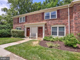 8427 Penshurst Dr Unit 596, Springfield, VA 22152