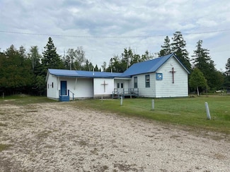 2970 U S 2, Gulliver, MI 49840