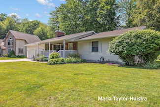 16205 Suffolk Dr, Spring Lake, MI 49456